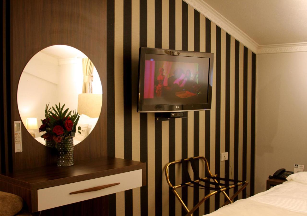 Hotel Driada Gjakova Esterno foto