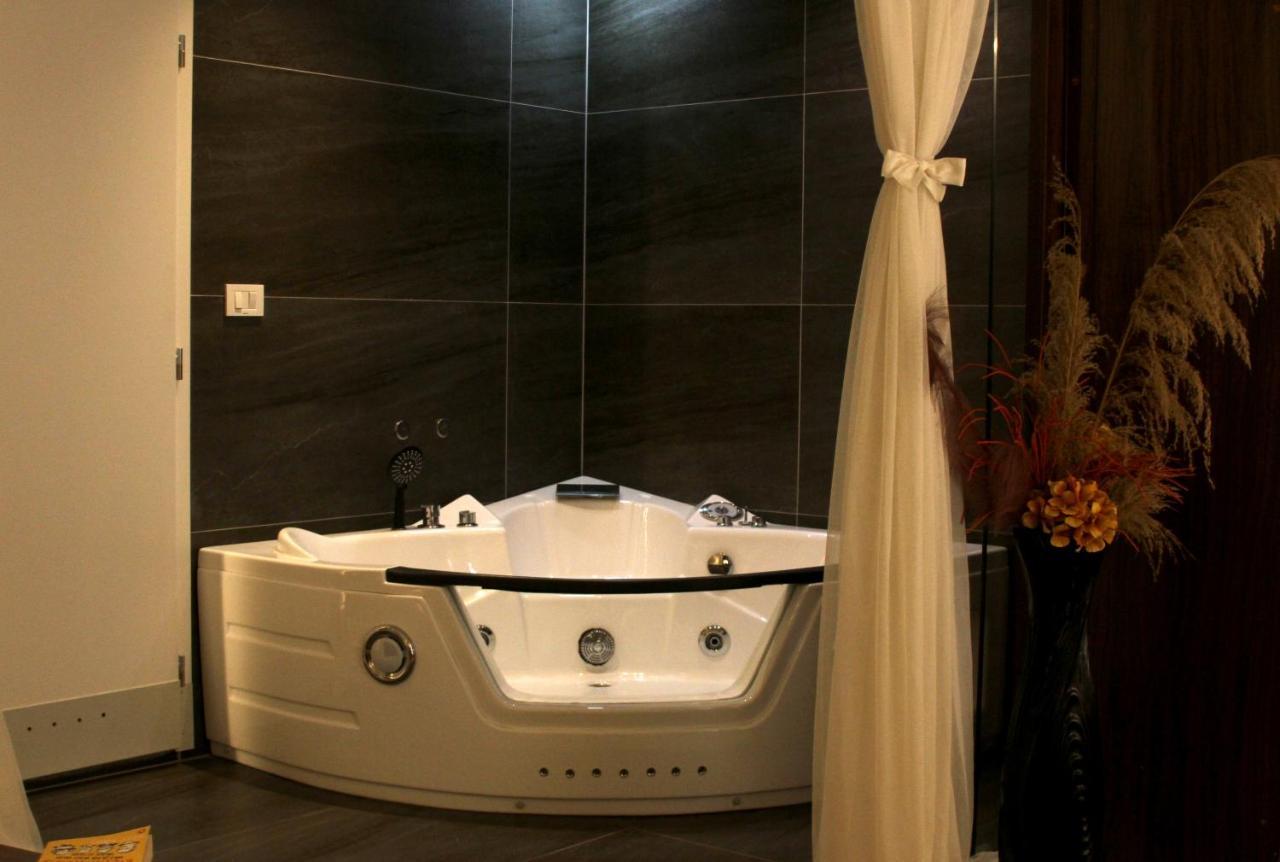 Hotel Driada Gjakova Esterno foto