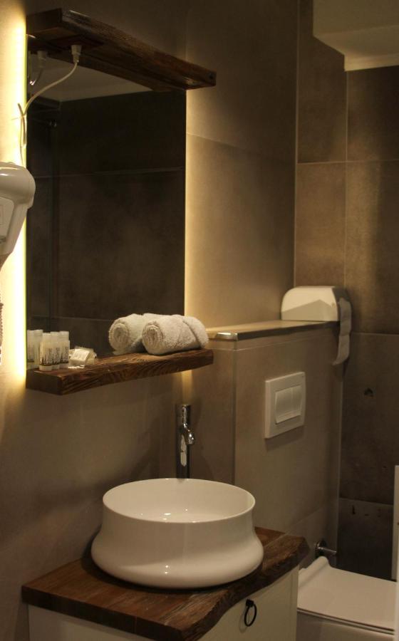 Hotel Driada Gjakova Esterno foto