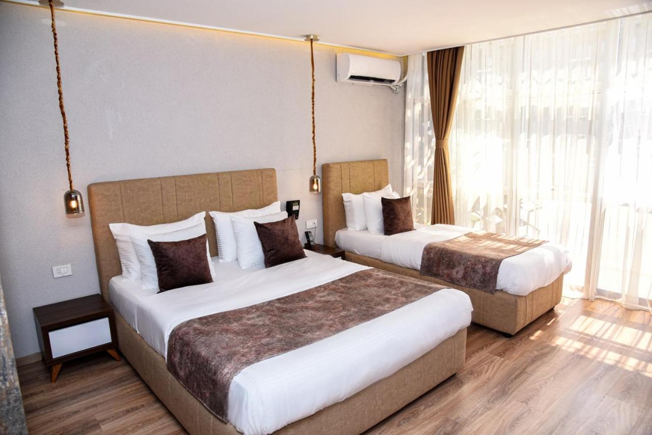 Hotel Driada Gjakova Esterno foto