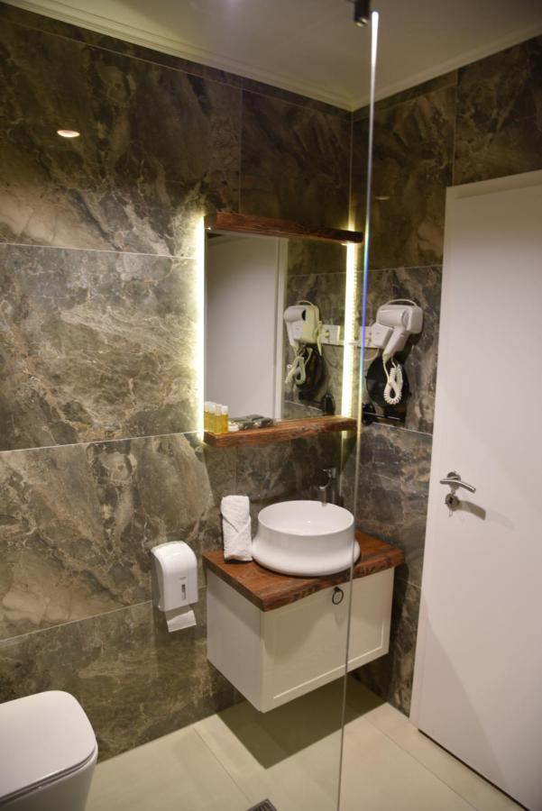 Hotel Driada Gjakova Esterno foto