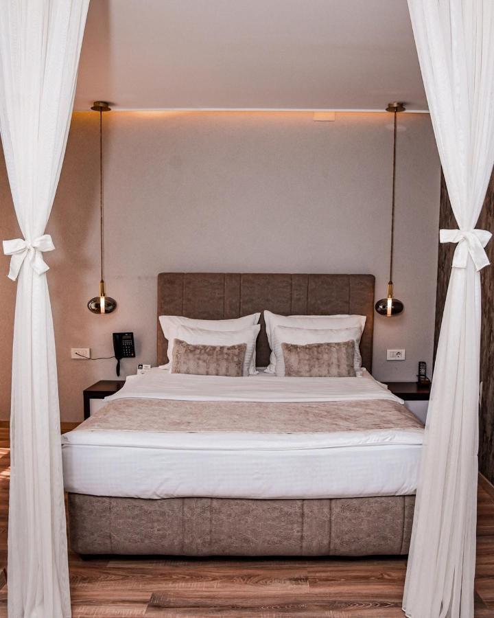 Hotel Driada Gjakova Esterno foto