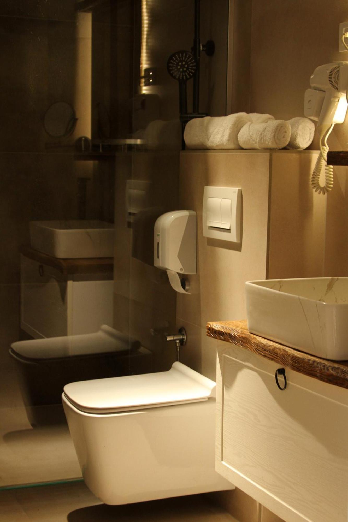 Hotel Driada Gjakova Esterno foto