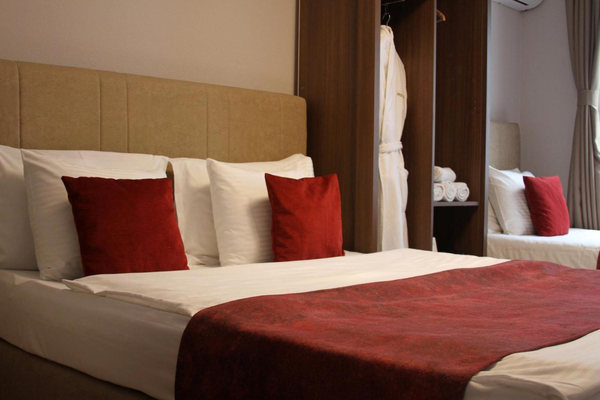Hotel Driada Gjakova Esterno foto
