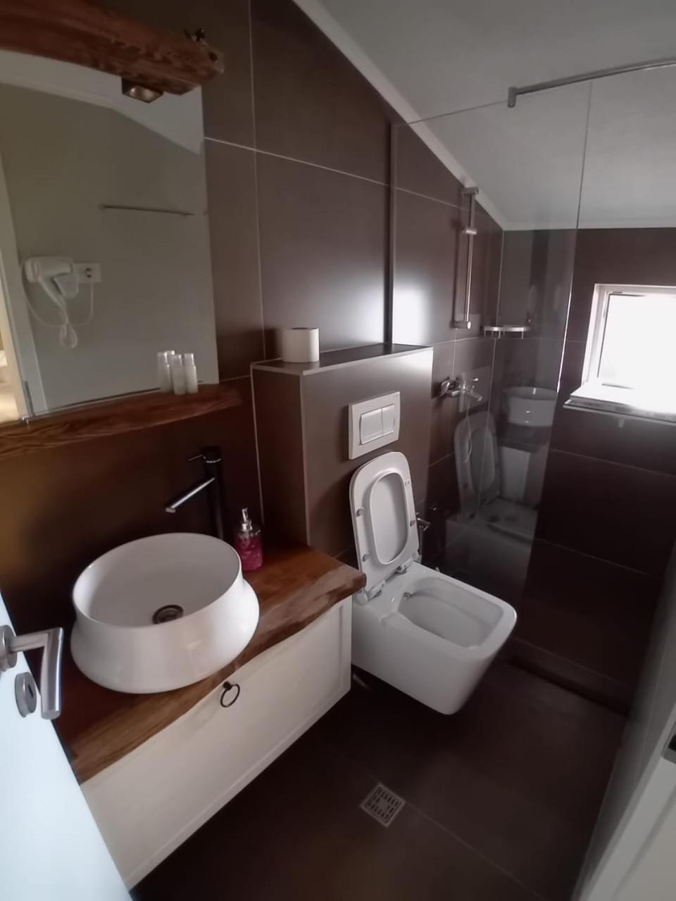 Hotel Driada Gjakova Esterno foto