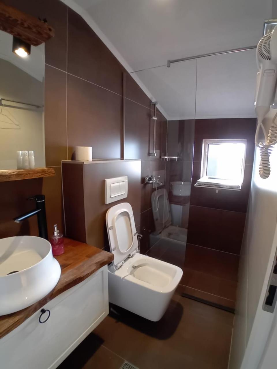 Hotel Driada Gjakova Esterno foto