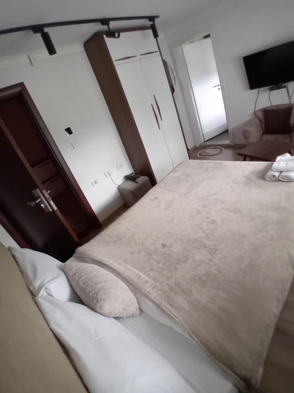 Hotel Driada Gjakova Esterno foto