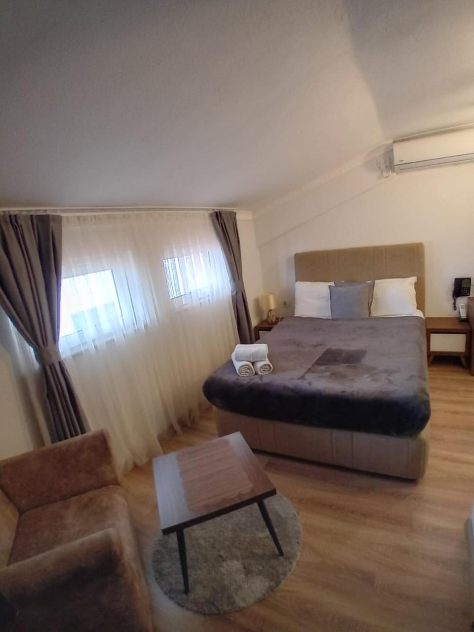 Hotel Driada Gjakova Esterno foto
