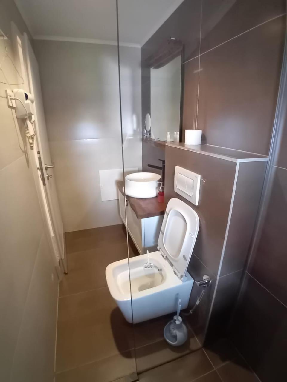 Hotel Driada Gjakova Esterno foto