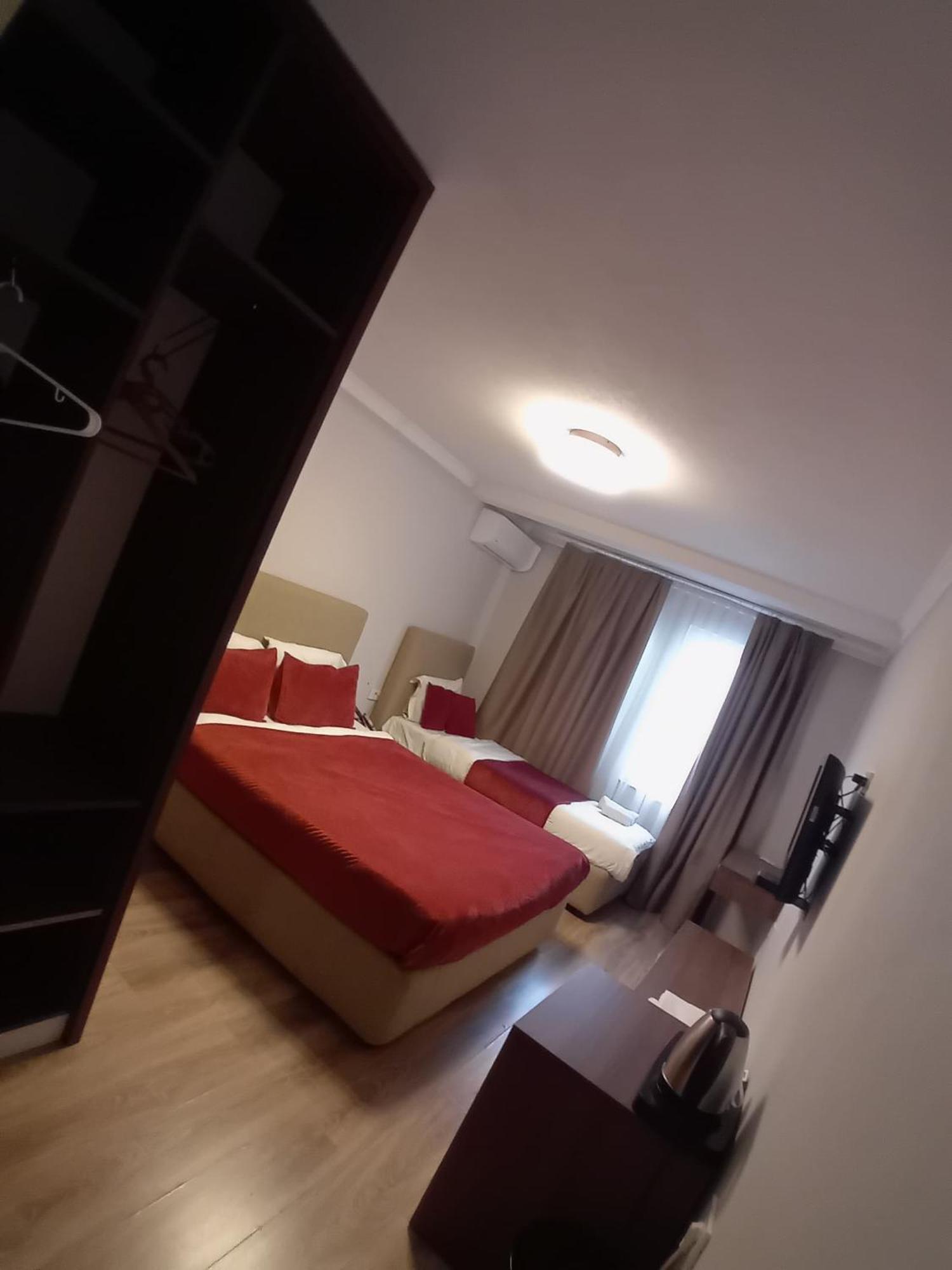 Hotel Driada Gjakova Esterno foto