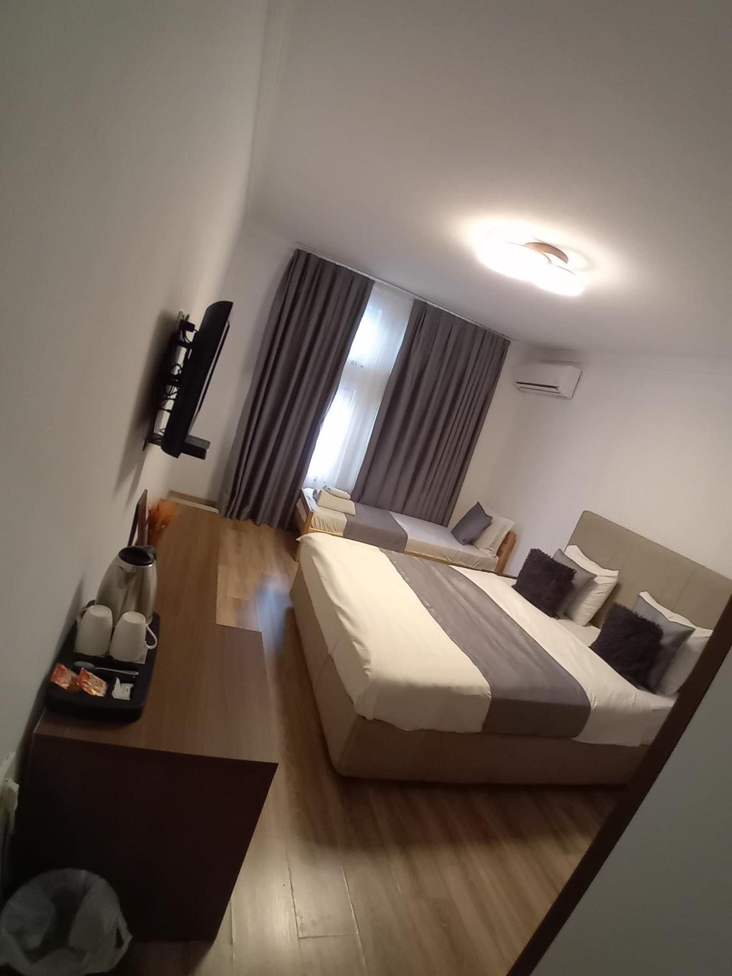 Hotel Driada Gjakova Esterno foto
